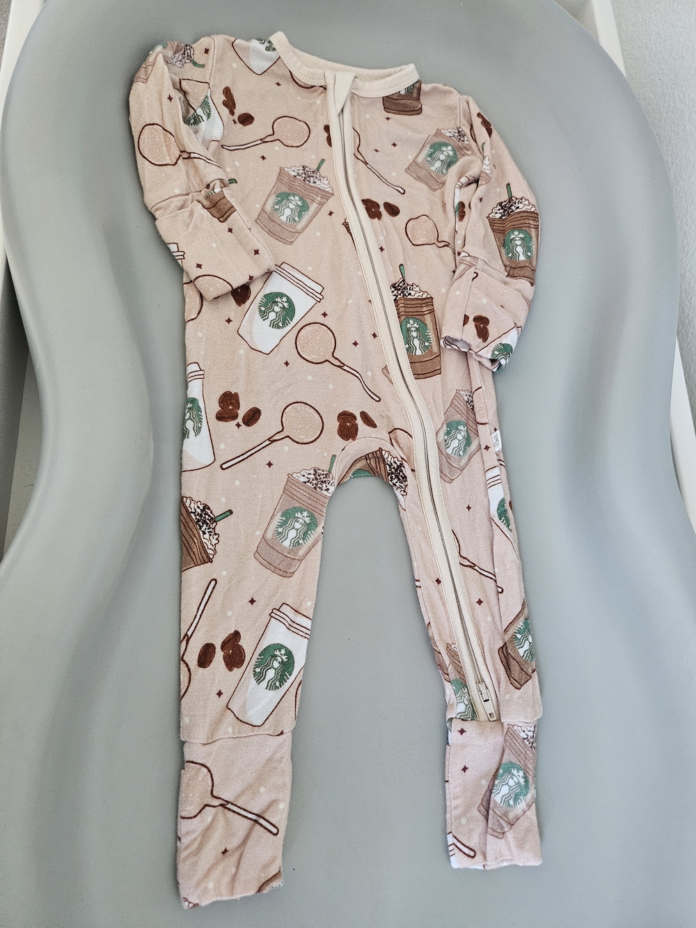 Little SNUGGLES Starbucks Print Sleeper 0-3